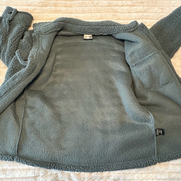 32 Degrees Teddy Bear Fleece Sherpa Button Oversized Shirt - Picture 3 of 9